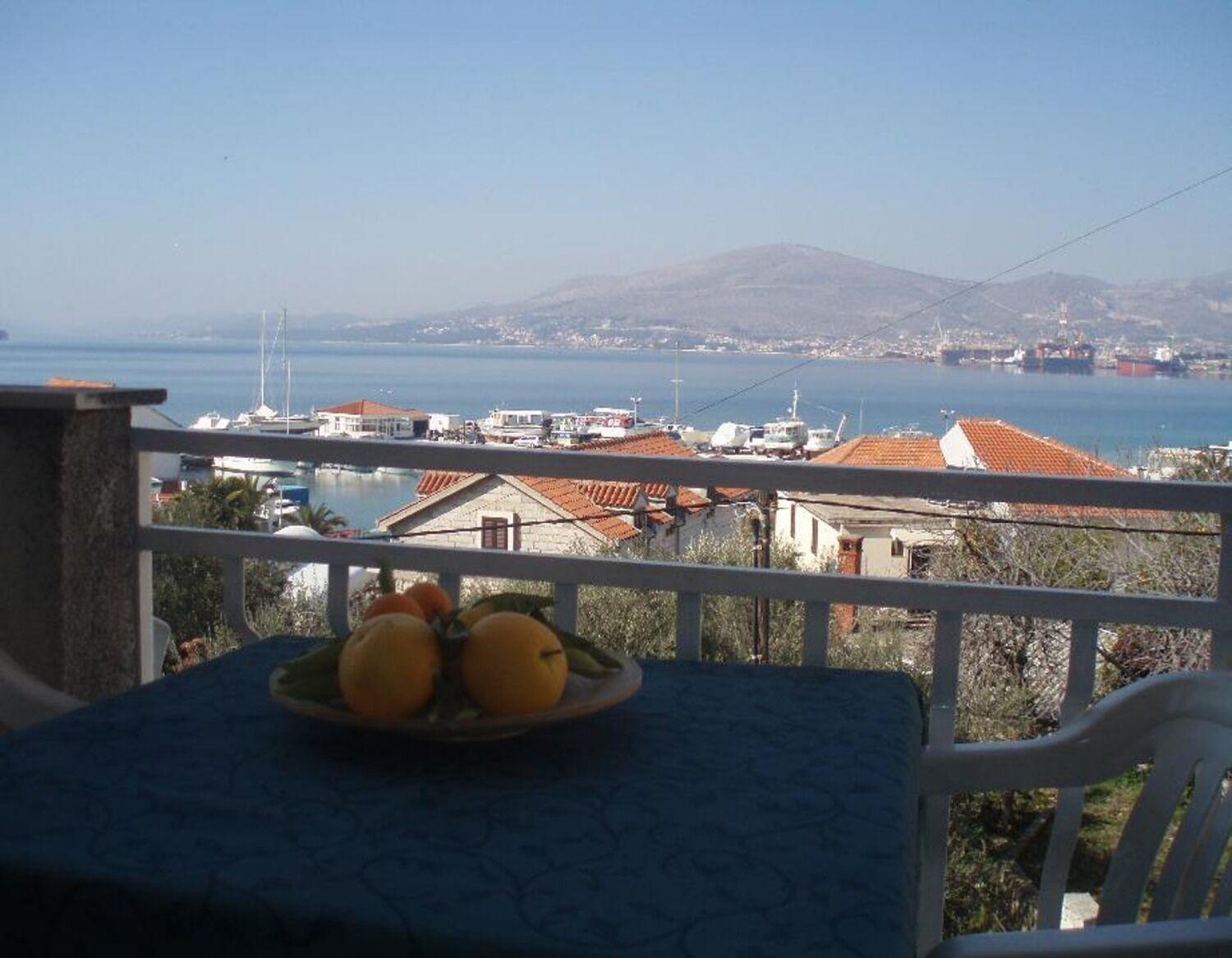 Apartments Biserka - 50 M From Beach Trogir Exterior photo