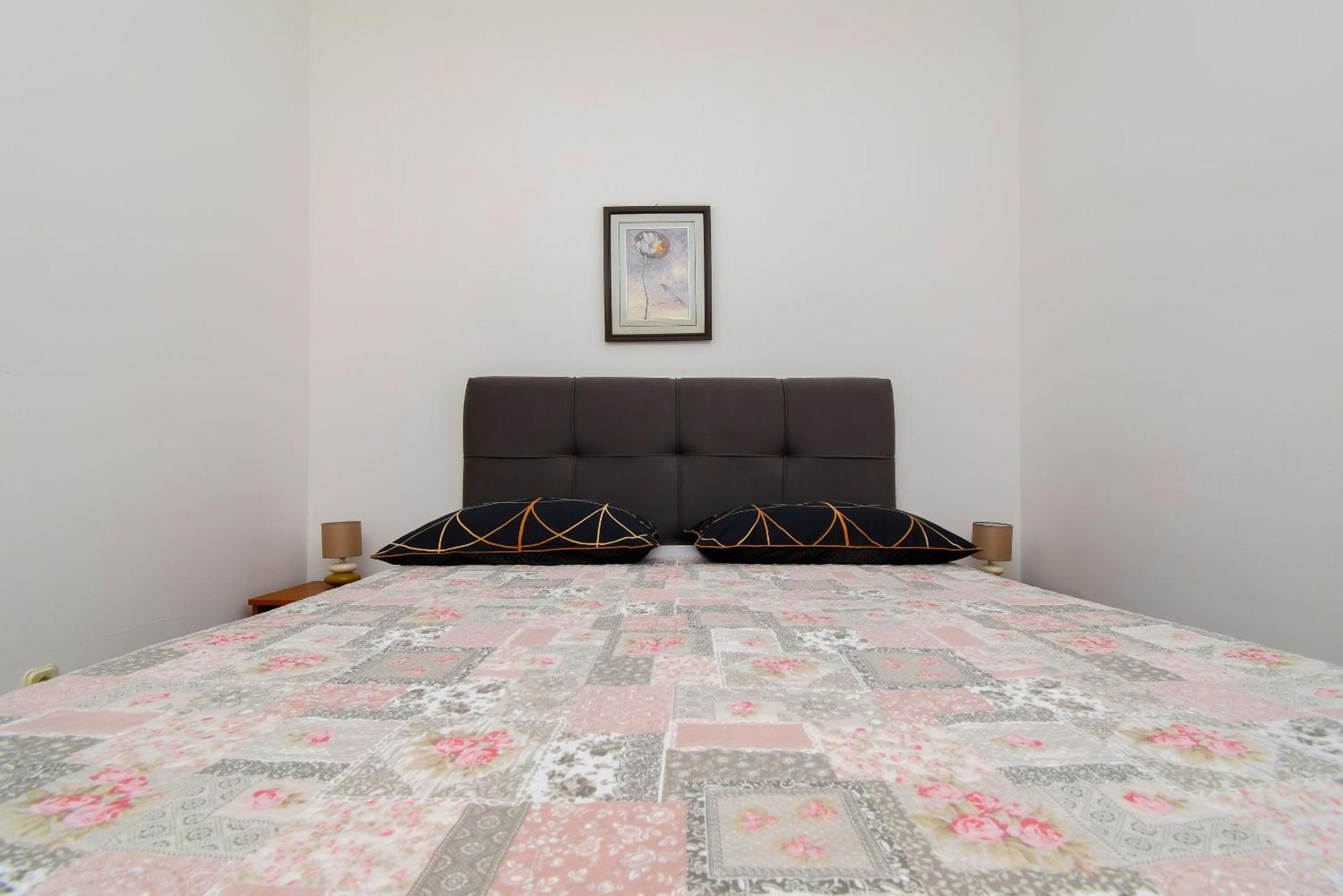 Apartments Biserka - 50 M From Beach Trogir Exterior photo