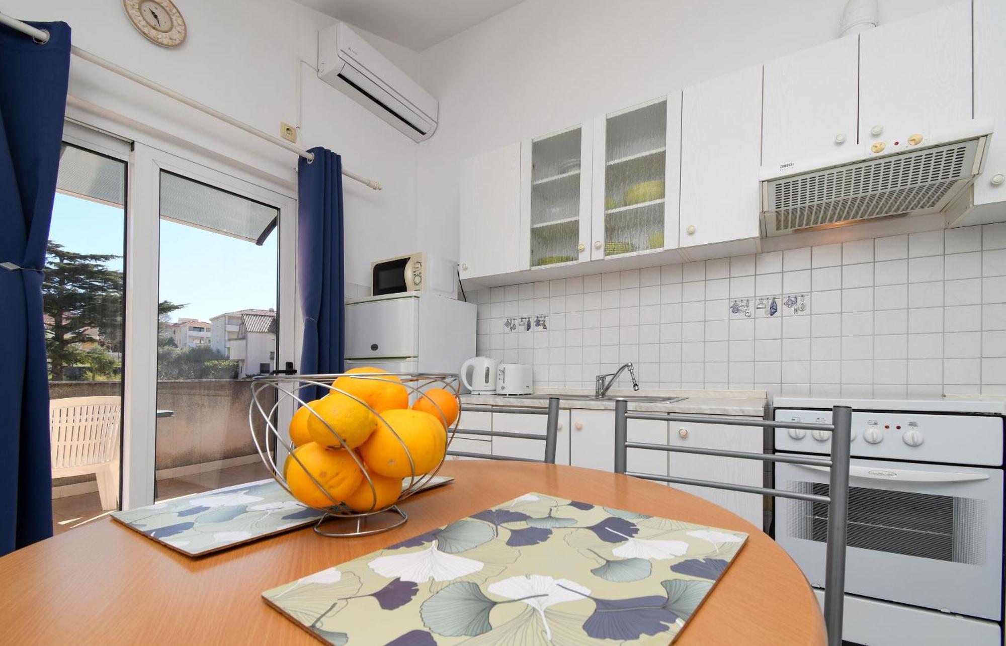 Apartments Biserka - 50 M From Beach Trogir Exterior photo