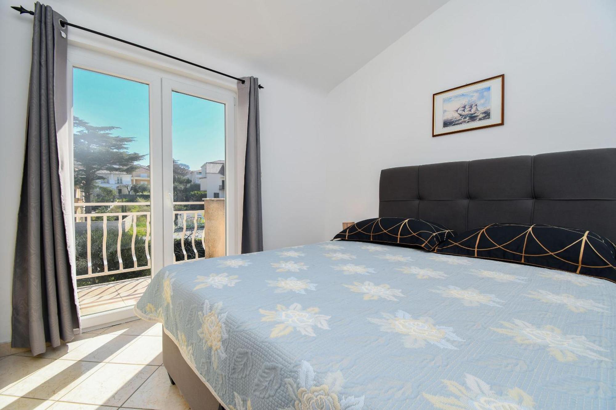 Apartments Biserka - 50 M From Beach Trogir Exterior photo