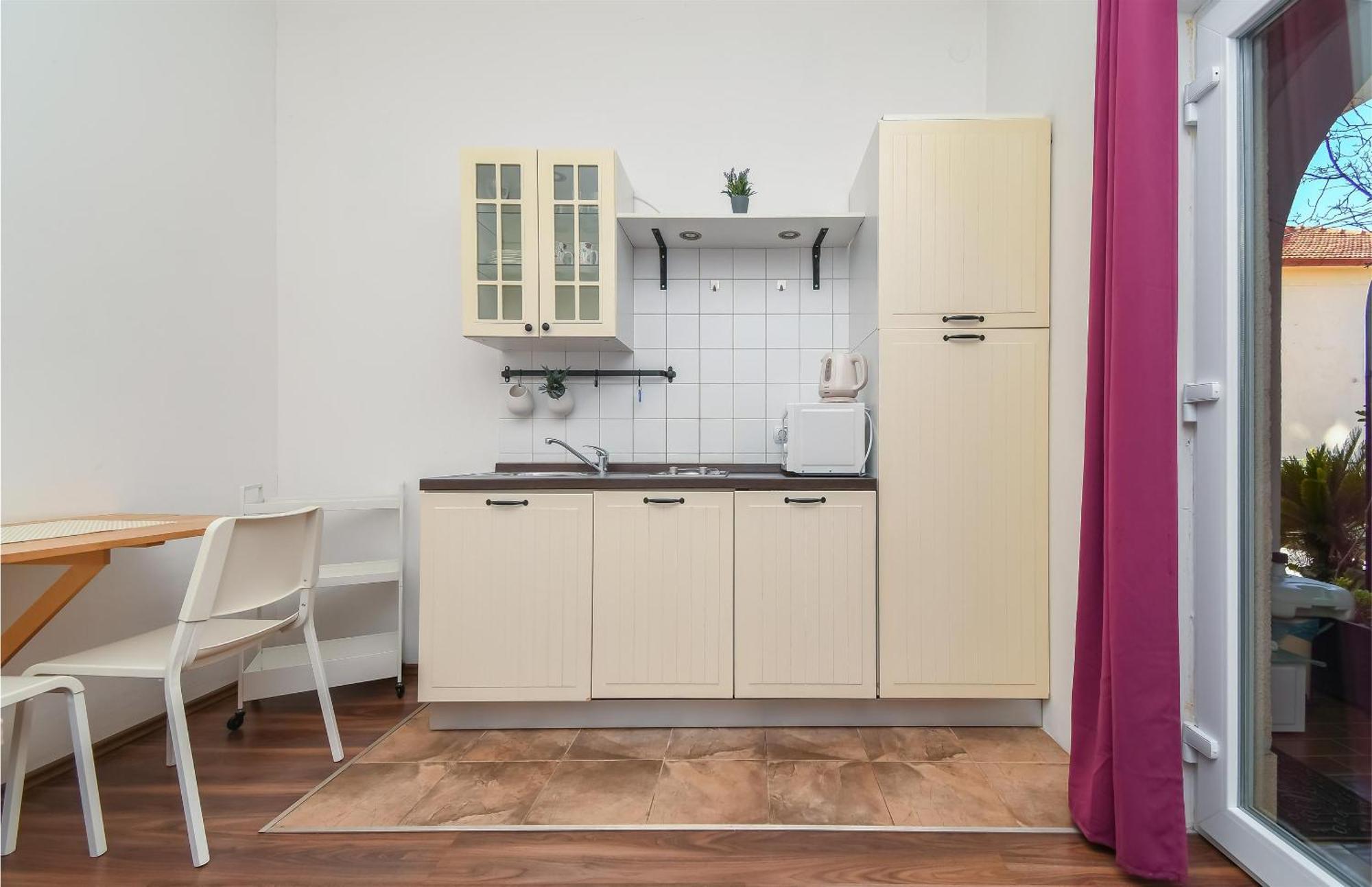 Apartments Biserka - 50 M From Beach Trogir Exterior photo